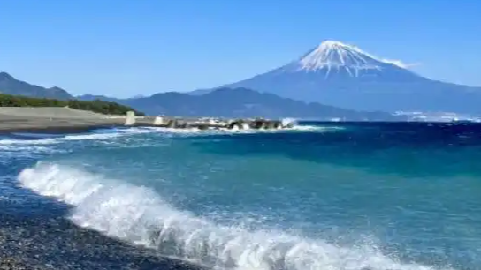 Japan says there is a risk of a major earthquake that could cause 300,000 deaths