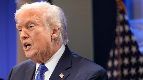 Trump: "Basically destroyed" Iranian naval headquarters