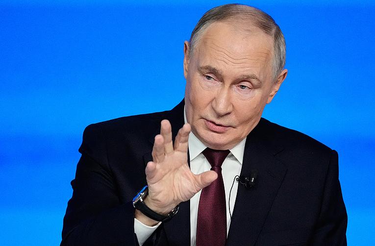 What did Putin and the Iranian president say in their phone call?