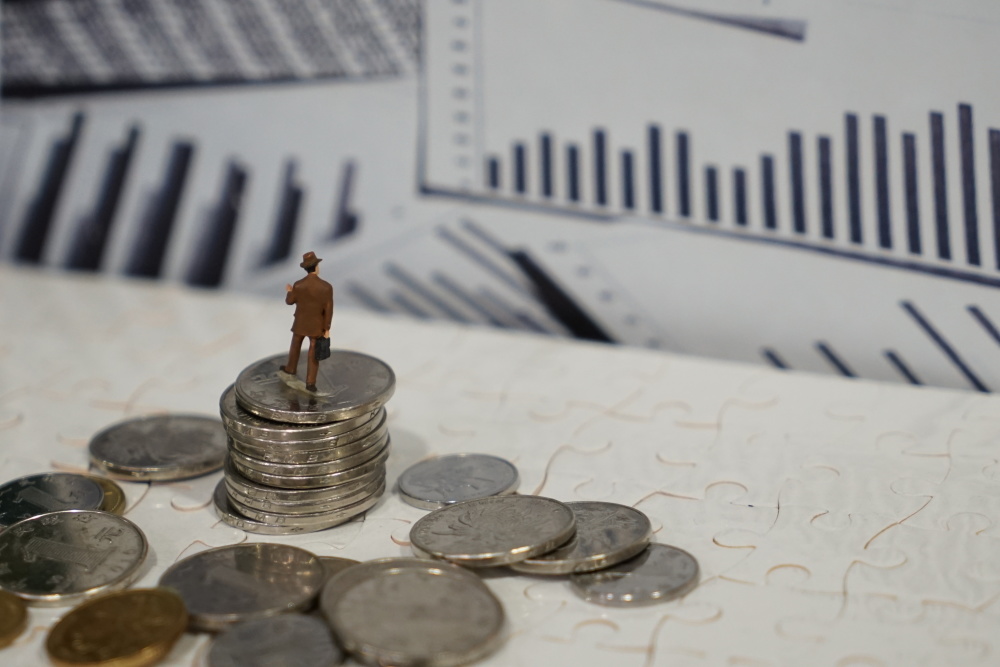 China's US Treasury Holdings Take a Hit - What's Behind the Sell-Off